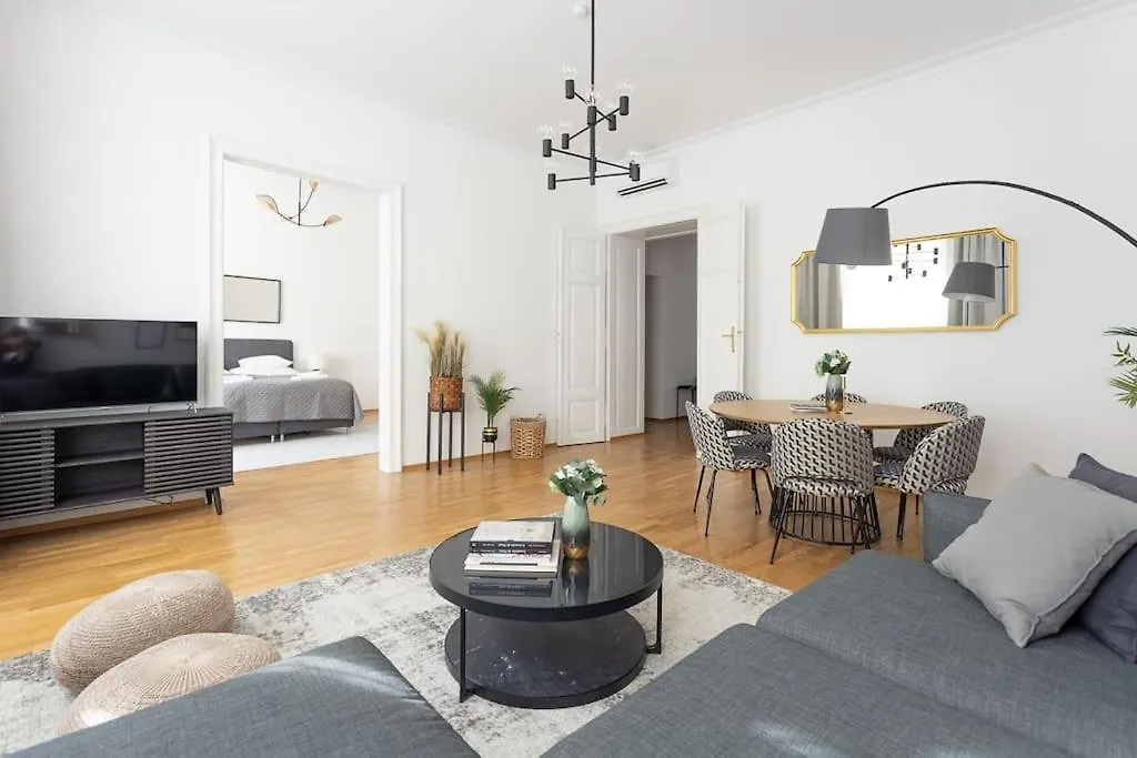 Franz 23 - Typical Viennese Apartment In The Heart Of Vienna